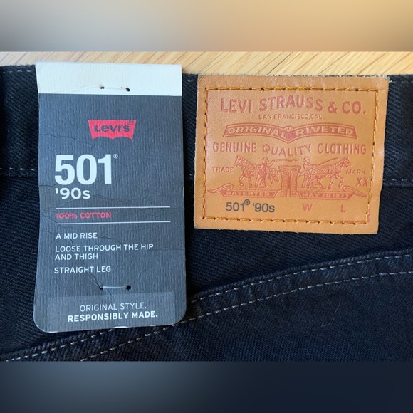 NWT LEVI’S 501 90’s BLACK BUTTONFLY STRAIGHT LEG JEANS WOMENS 26x32/Actual 32.5 - Picture 13 of 14